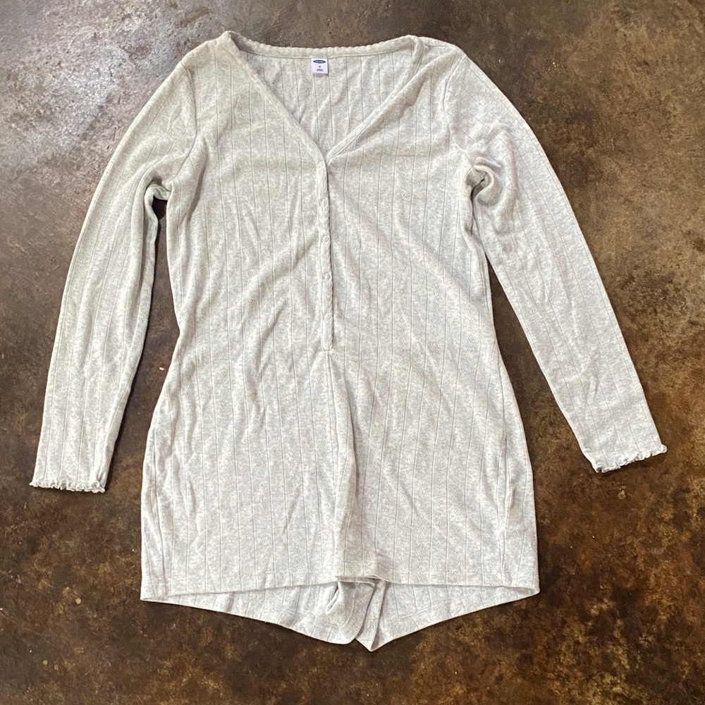 Old Navy Light Gray Long Sleeve Sleep Romper